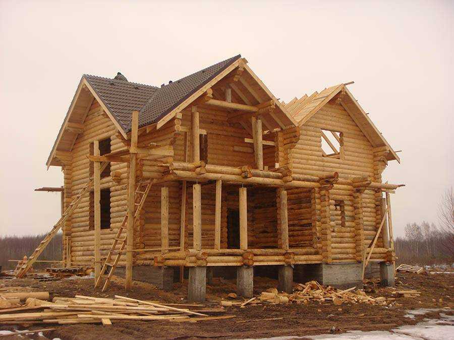 Строительство домов из оцилиндрованного бревна.