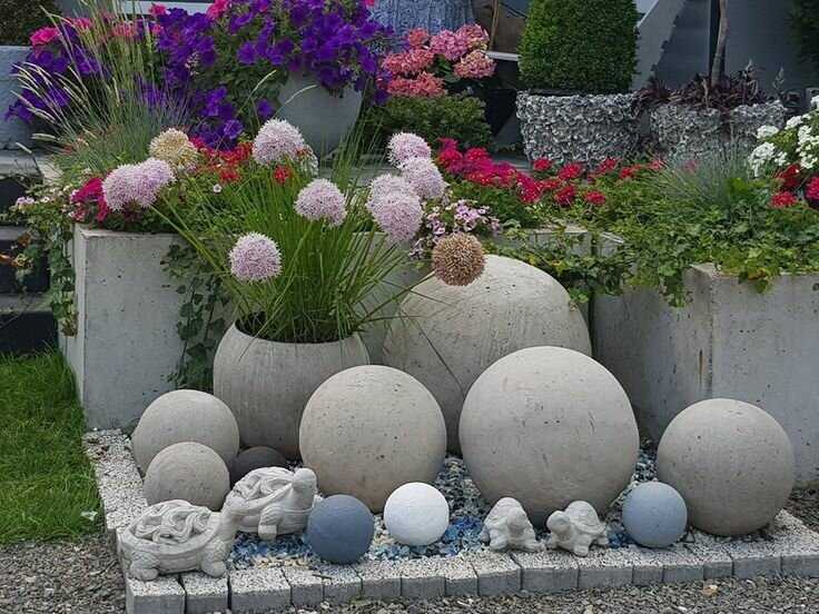 Клумба из сетки и камней - изюминка загородного участка | красивый дом и сад