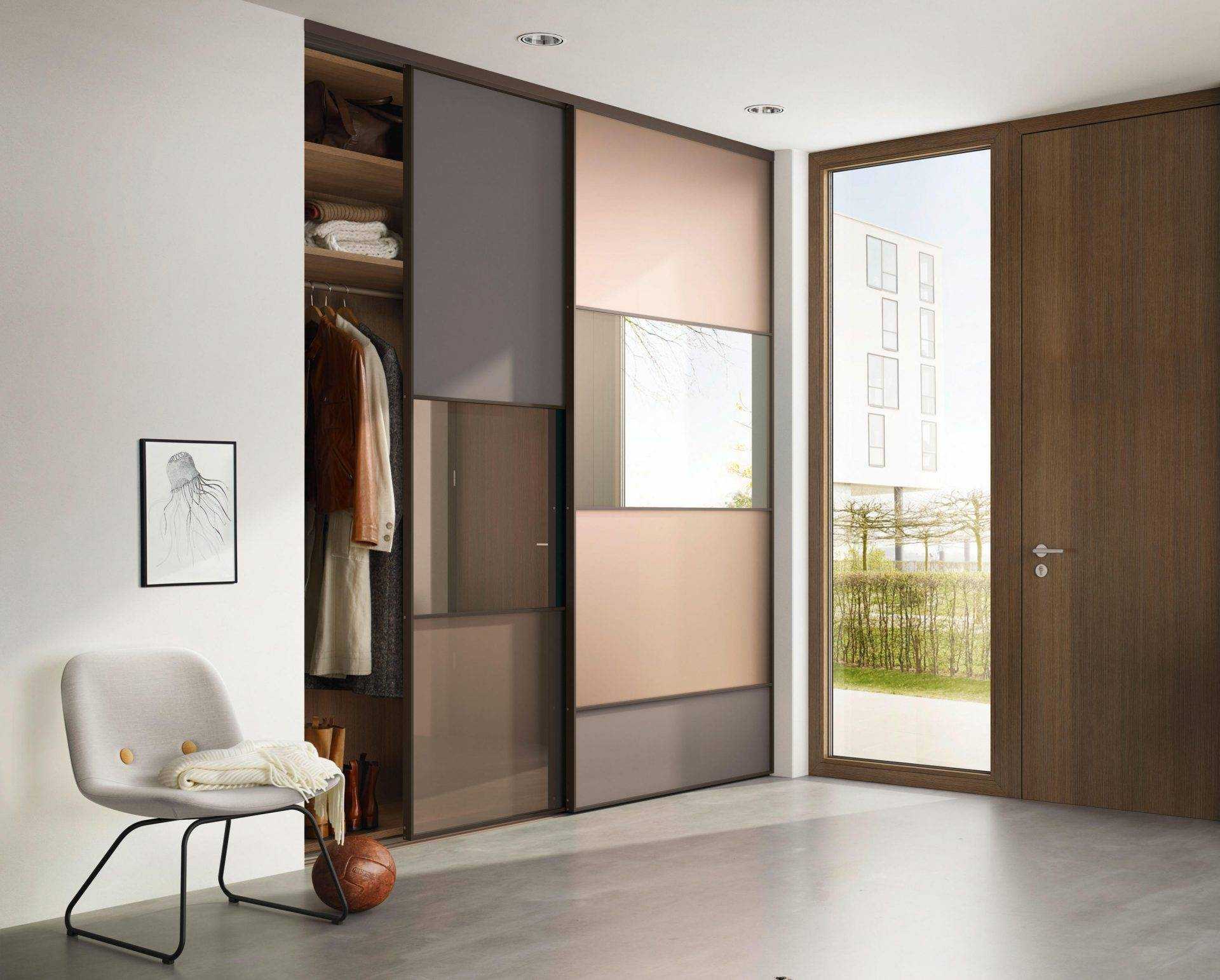 Раздвижные межкомнатные двери (66 фото): варианты алюминиевых выдвижных конструкций, выбираем двери-перегородки в комнату