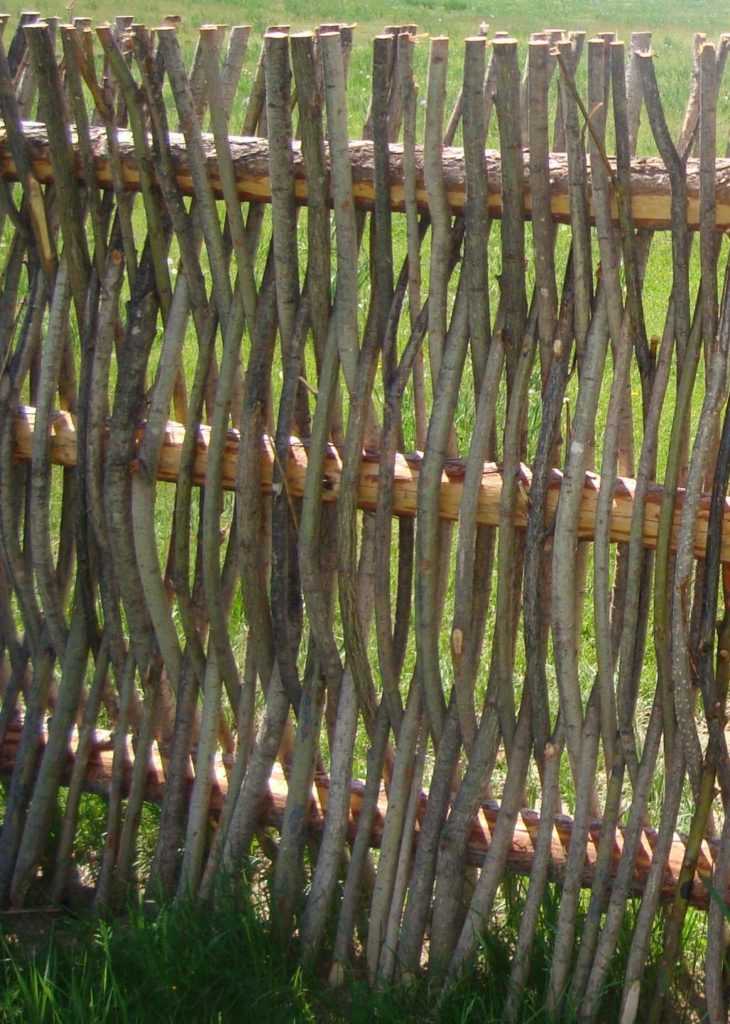 Плетеный забор своими руками: 95 фото и описание особенностей плетения