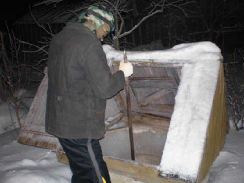 Утепление колодца на зиму своими руками: обзор лучших материалов и способов утепления