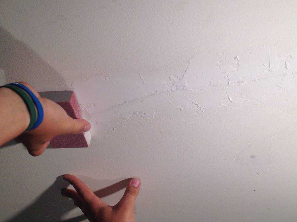 Как заделать трещину на потолке своими силами - всё о ремонте потолка