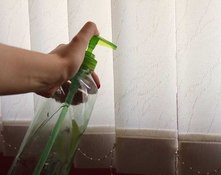 Как помыть жалюзи горизонтальные не снимая, видео инструкция по быстрой очистке