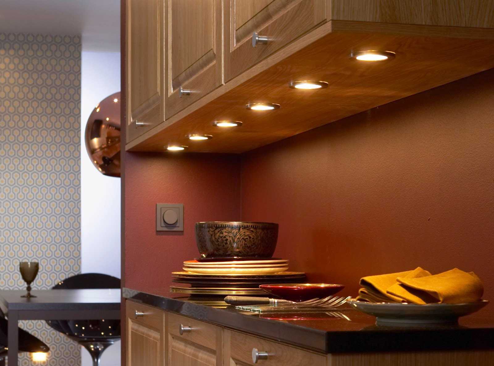 Освещение на кухне, идеи функционального дизайна и расположения светильников, красивые примеры и оформление