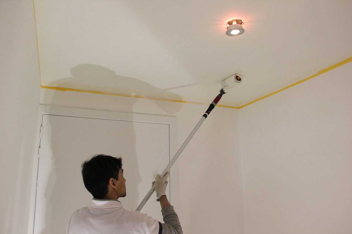Покраска потолка водоэмульсионной краской - этапы работ полезные советы - блог о строительстве