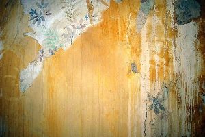 Избавляемся от старых обоев в Грузии