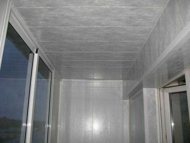 Как крепить пластиковые панели потолку или стене правильно и без ошибок
