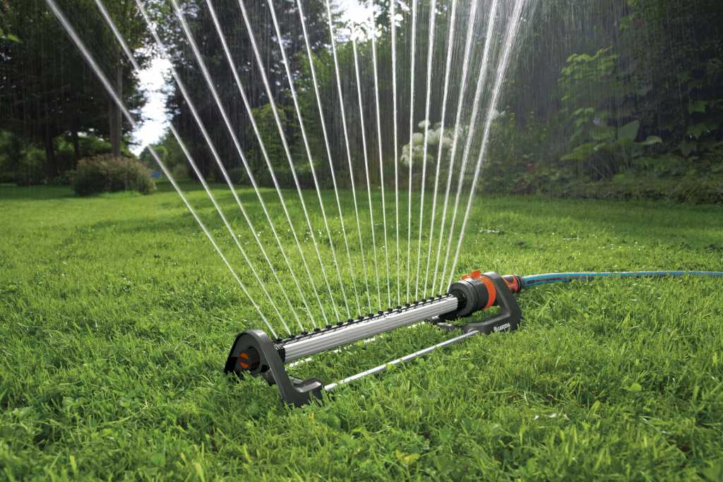 Разбрызгиватель для полива огорода и газона