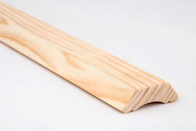 Деревянный плинтус — советы по подбору и монтажу современных напольных моделей (125 фото)