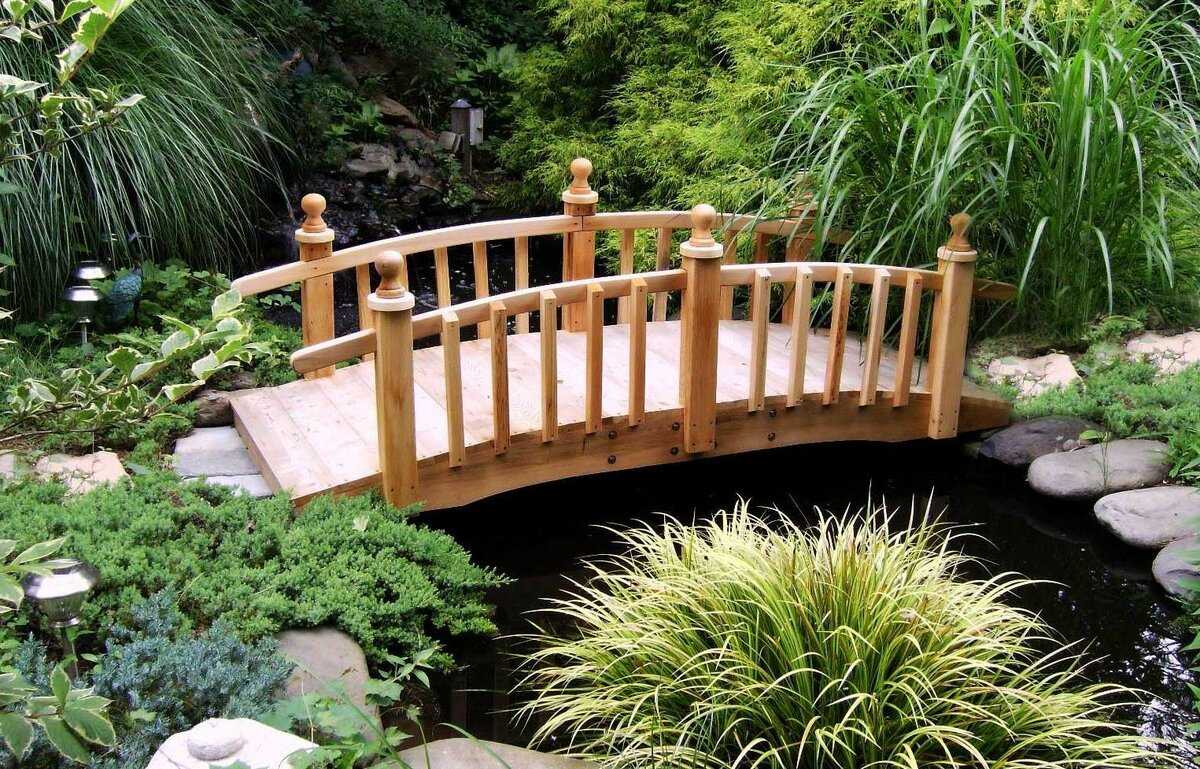 Декоративный мостик для сада своими руками +50 фото