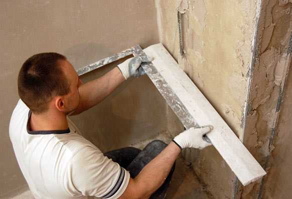 Как шпаклевать углы наружные (внешние) и внутренние бетонных поверхностей в квартире, между стеной и потолком, как правильно, ровно сделать работу своими руками?