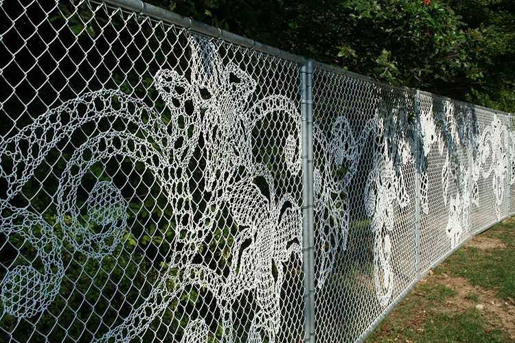 Забор из сетки: 85 фото как установить пластиковую и металлическую сетку