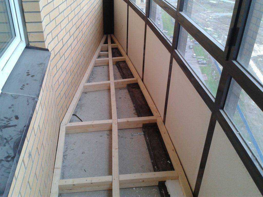 Красивая и практичная обшивка балкона: 4 варианта для наружной отделки и 3 – для внутренней