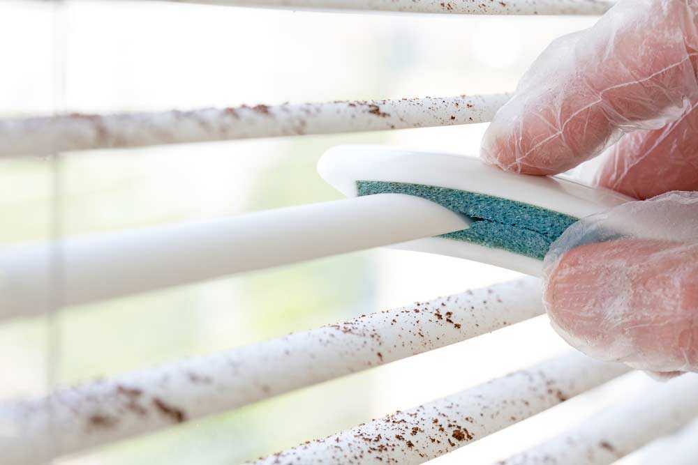 Как помыть жалюзи (33 фото): горизонтальные алюминиевые и пластиковые, вертикальные тканевые  чистим в домашних условиях