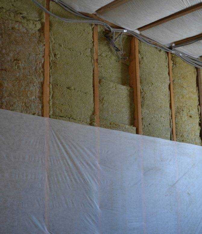 Как правильно подобрать утеплитель для внутренней отделки стен?
