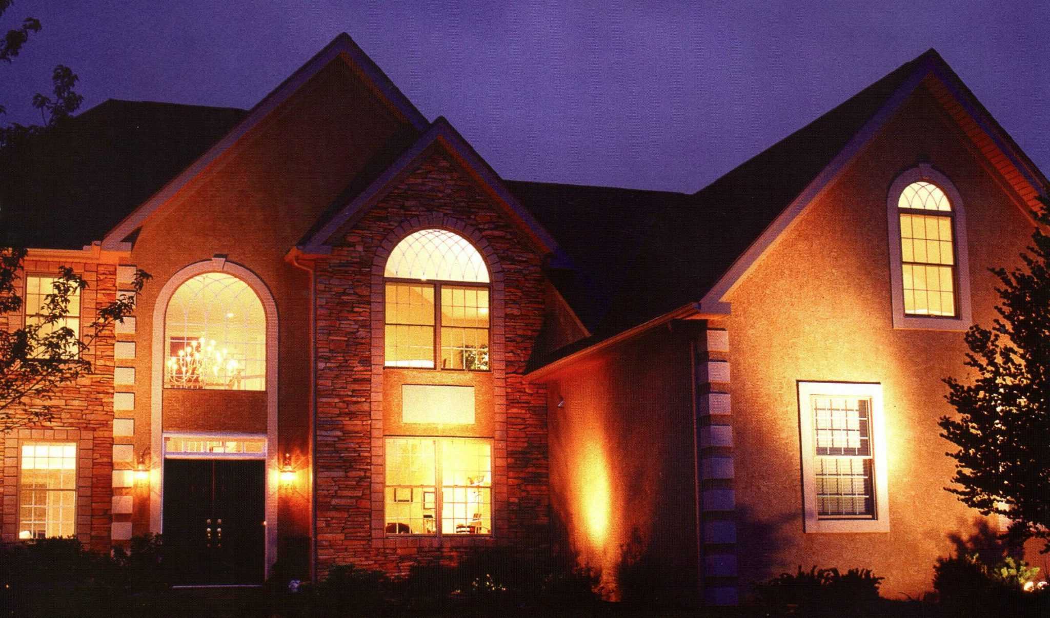 Архитектурная подсветка фасадов зданий – декоративное освещение