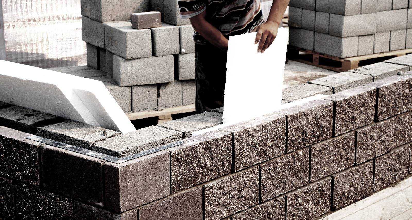 Как своими руками построить дом из керамзитоблоков