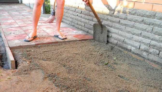 Тротуарная плитка для дорожек на даче (44 фото): природный эко-камень в виде ромба, материалы «паутинка» и под дерево для сада