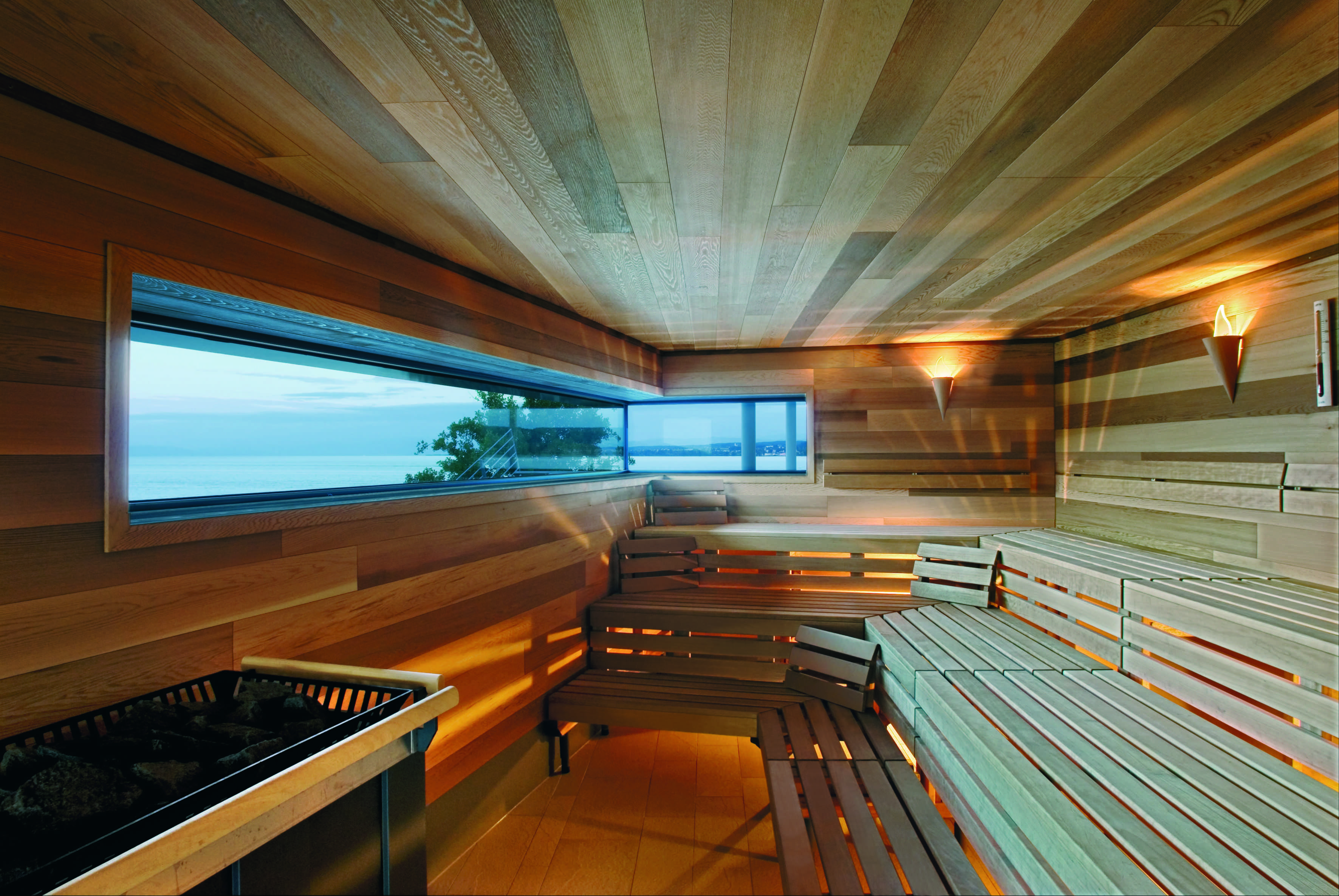 Можно в линзах в сауну. Современная баня. Парилка с панорамным окном. Интерьер сауны. Современные деревянные бани.
