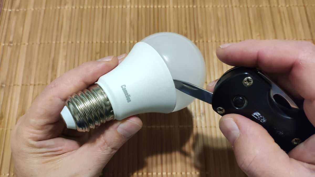 Из этой статьи вы узнаете всё главное и самое необходимое о том как отремонтировать светодиодную лампочку на 220 В своими руками Прилагаются фото и схемы конструкции LED-лампочки