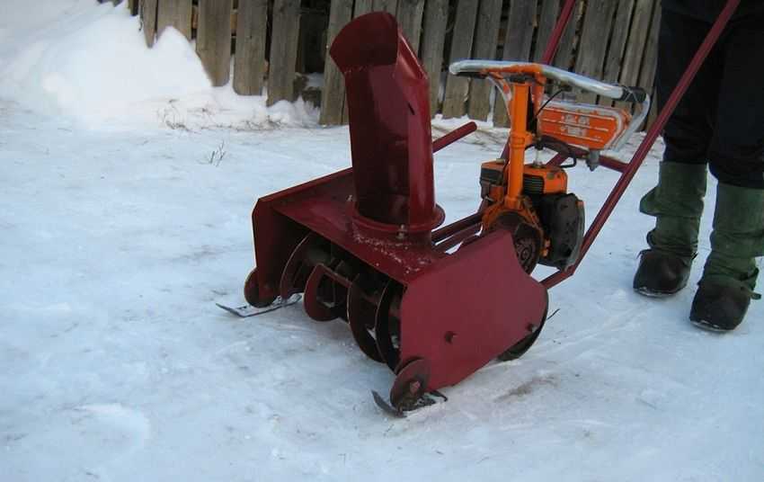 Снегоуборщик своими руками: самодельная ручная снегоуборочная машина на колесах. как сделать электрический снегоочиститель для дома по чертежам?