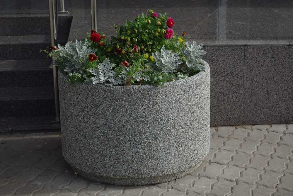 Вазоны для цветов: уличный декор из бетона своими руками