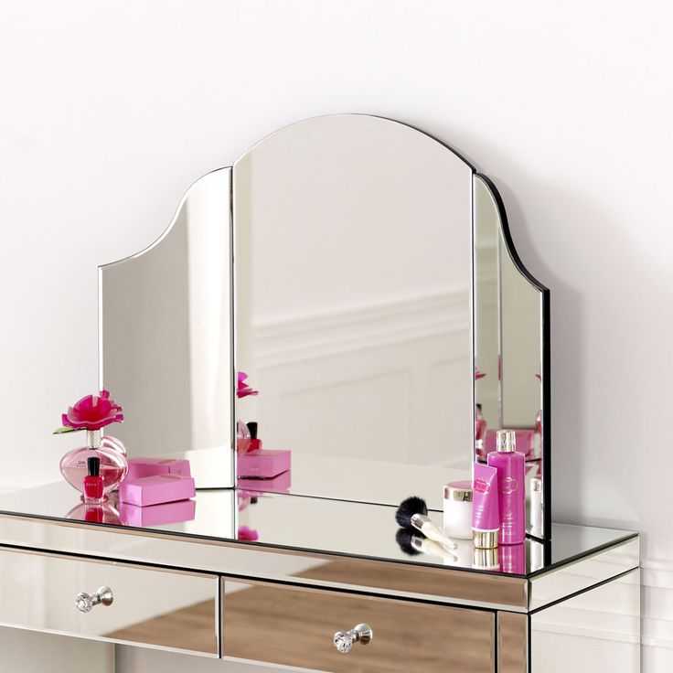 Туалетный столик с зеркалом: удобная, модная и красивая мебель для дома.