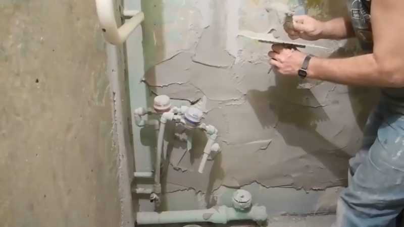 Как и чем оштукатурить стены в ванной под плитку и окраску?