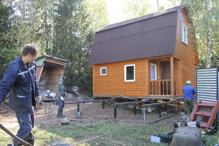 Способы переноса бревенчатого сруба на новый фундамент Передвижение на катках пошаговая технология производства работ Как сдвинуть дом на полозьях