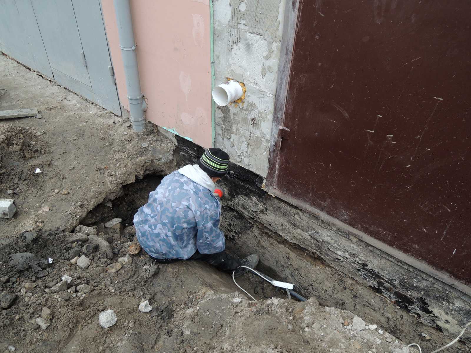 Гидроизоляция пола в гараже своими руками и как сделать на бетоне