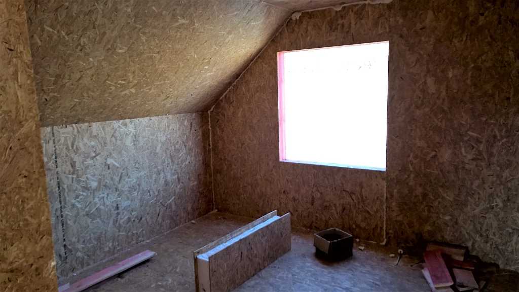 Внутренняя отделка дома из сип-панелей: стены, потолок, монтаж дверей и лестниц, советы по выбору отделочных материалов