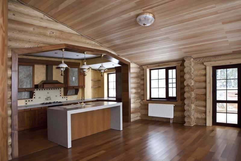 Особенности штукатурки деревянного дома: подготовка основания, внутренняя и наружная отделка, необходимый инструментарий